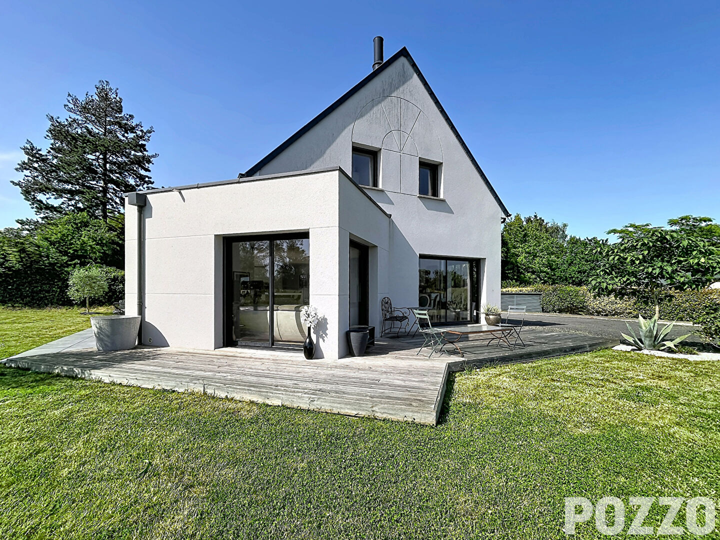 Agence immobilière de 
 Agence Pozzo-immobilier - Pozzo immobilier St Hilaire du Harcouët 
