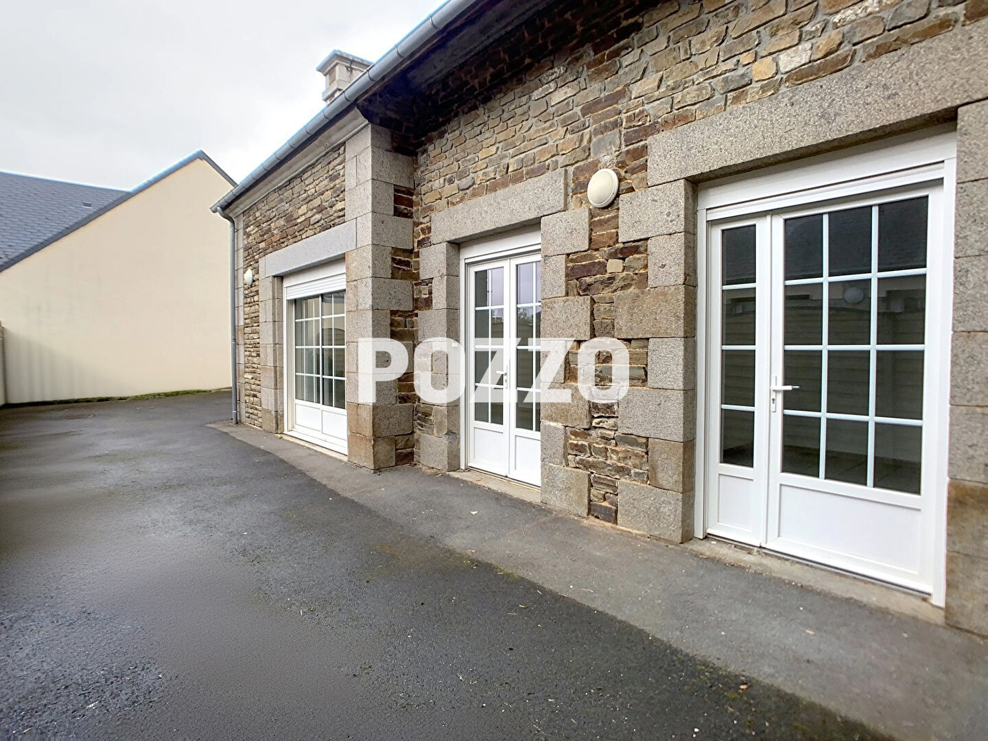 Agence immobilière de 
 Agence Pozzo-immobilier - Pozzo immobilier St Hilaire du Harcouët 
