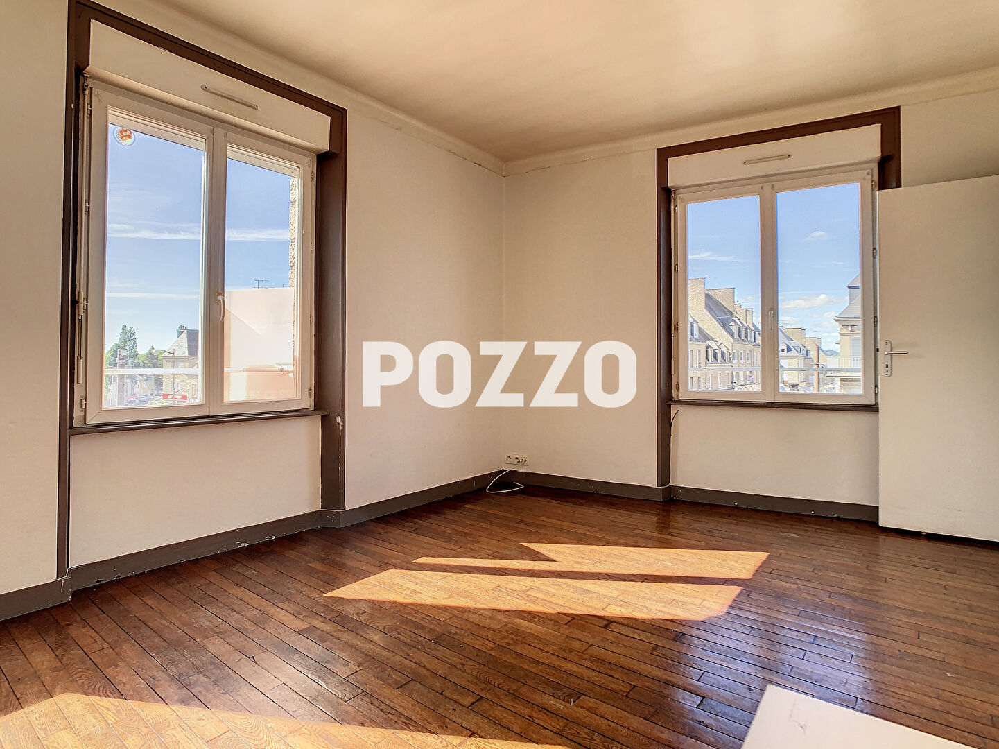 A Vendre Saint Hilaire du Harcouët + Immeuble 6 pièces 152m²