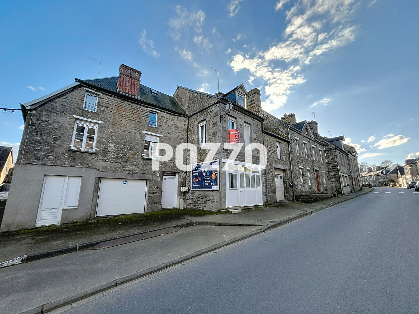Photo A VENDRE, MAISON DE 6 PIECES PRINCIPALES (110 m²) à PONT FARCY (50). image 2/6