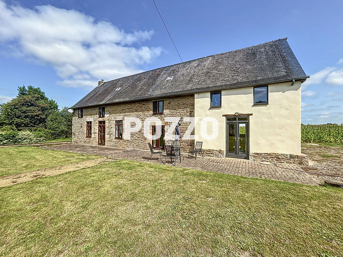 Agence immobilière de 
 Agence Pozzo-immobilier - Pozzo immobilier St Hilaire du Harcouët 
