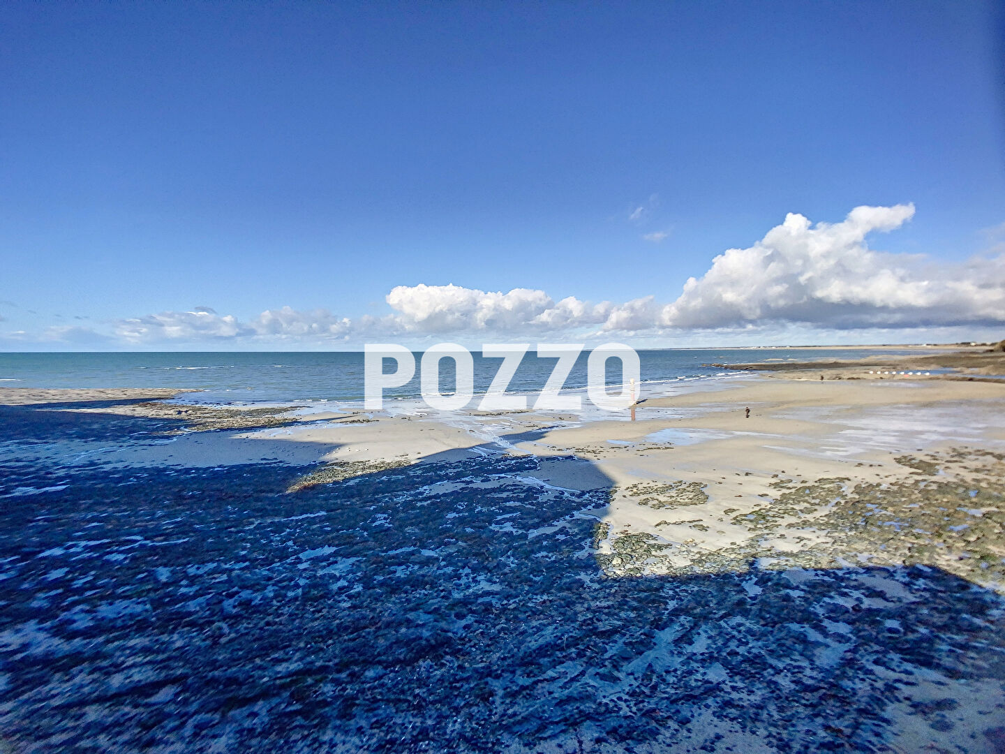 Photo VENTE d'un appartement F6 (140,96 m² Carrez) à GRANVILLE image 2/6