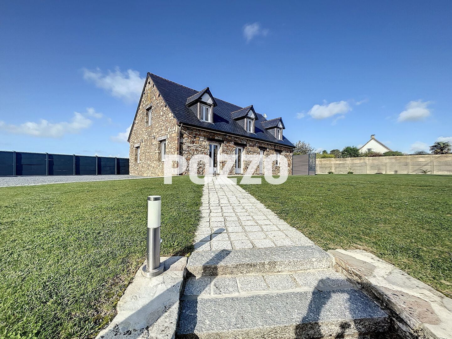 Maison 8 pièces (160 m²) à vendre à PORT BAIL SUR MER - Maison - grand terrain - bon état