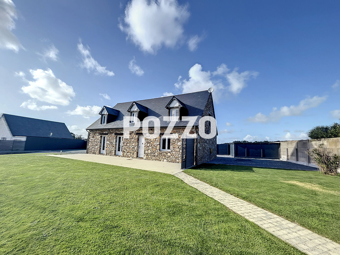 Photo Maison 8 pièces (160 m²) à vendre à PORT BAIL SUR MER - Maison - grand terrain - bon état image 2/6