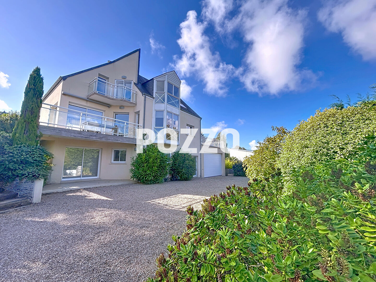 Agence immobilière de 
 Agence Pozzo-immobilier - Pozzo immobilier Barneville 
