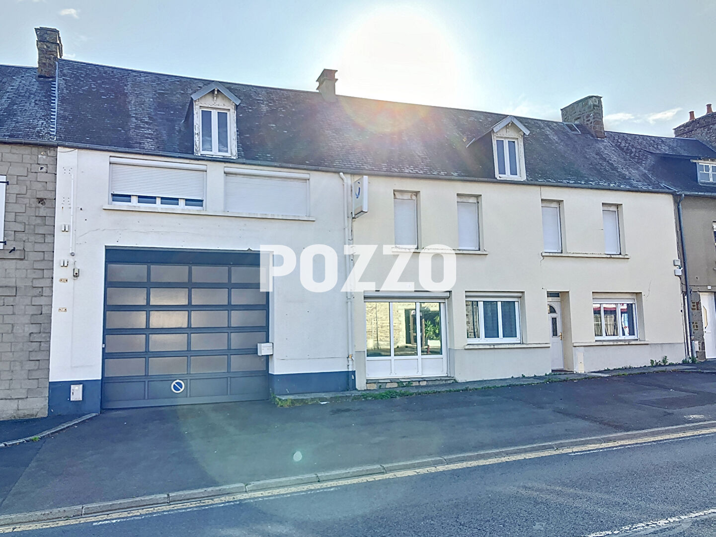 A VENDRE. ENSEMBLE IMMOBILIER. TORIGNY.  BON INVESTISSEMENT.