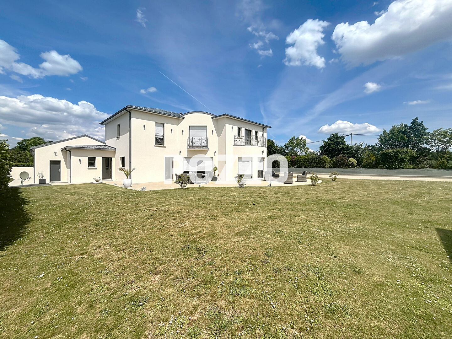 Photo maison prestations de qualités F7 (250 m²) et terrain 1400m² Plage et commerces à pied image 2/6