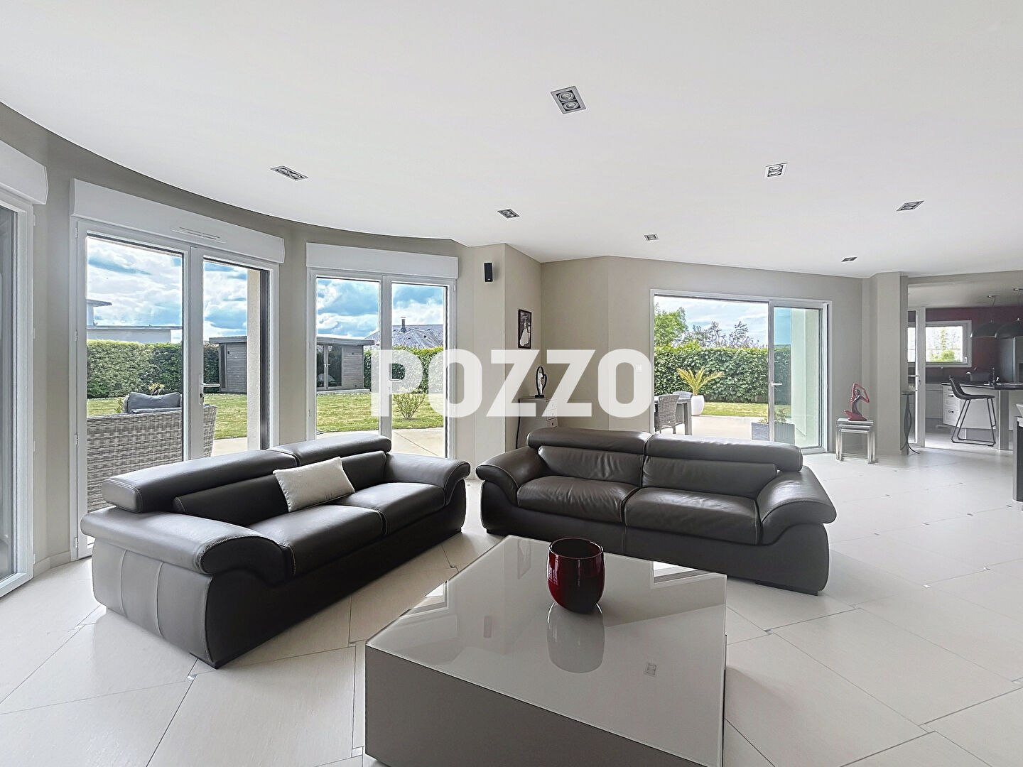 Photo maison prestations de qualités F7 (250 m²) et terrain 1400m² Plage et commerces à pied image 3/6