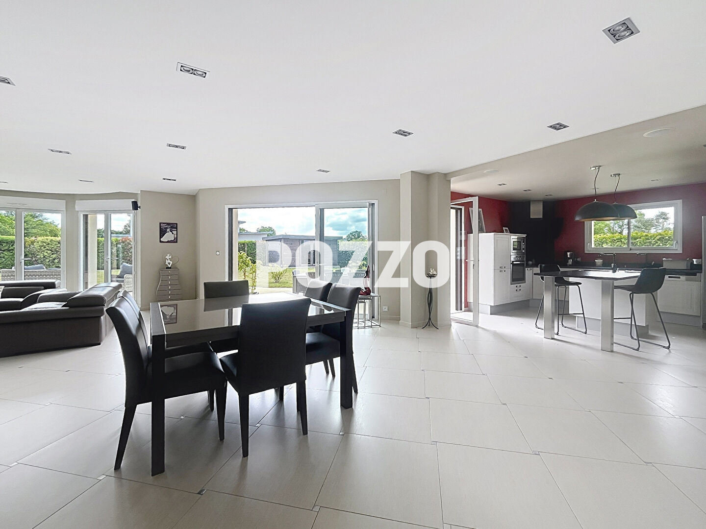 Photo maison prestations de qualités F7 (250 m²) et terrain 1400m² Plage et commerces à pied image 4/6