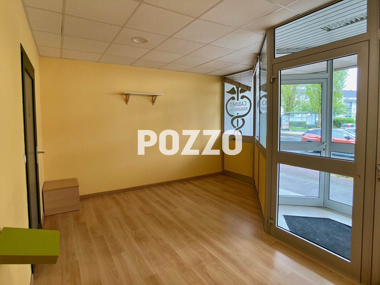 Photo A LOUER - Local professionnel  - A BAYEUX - image 5/6