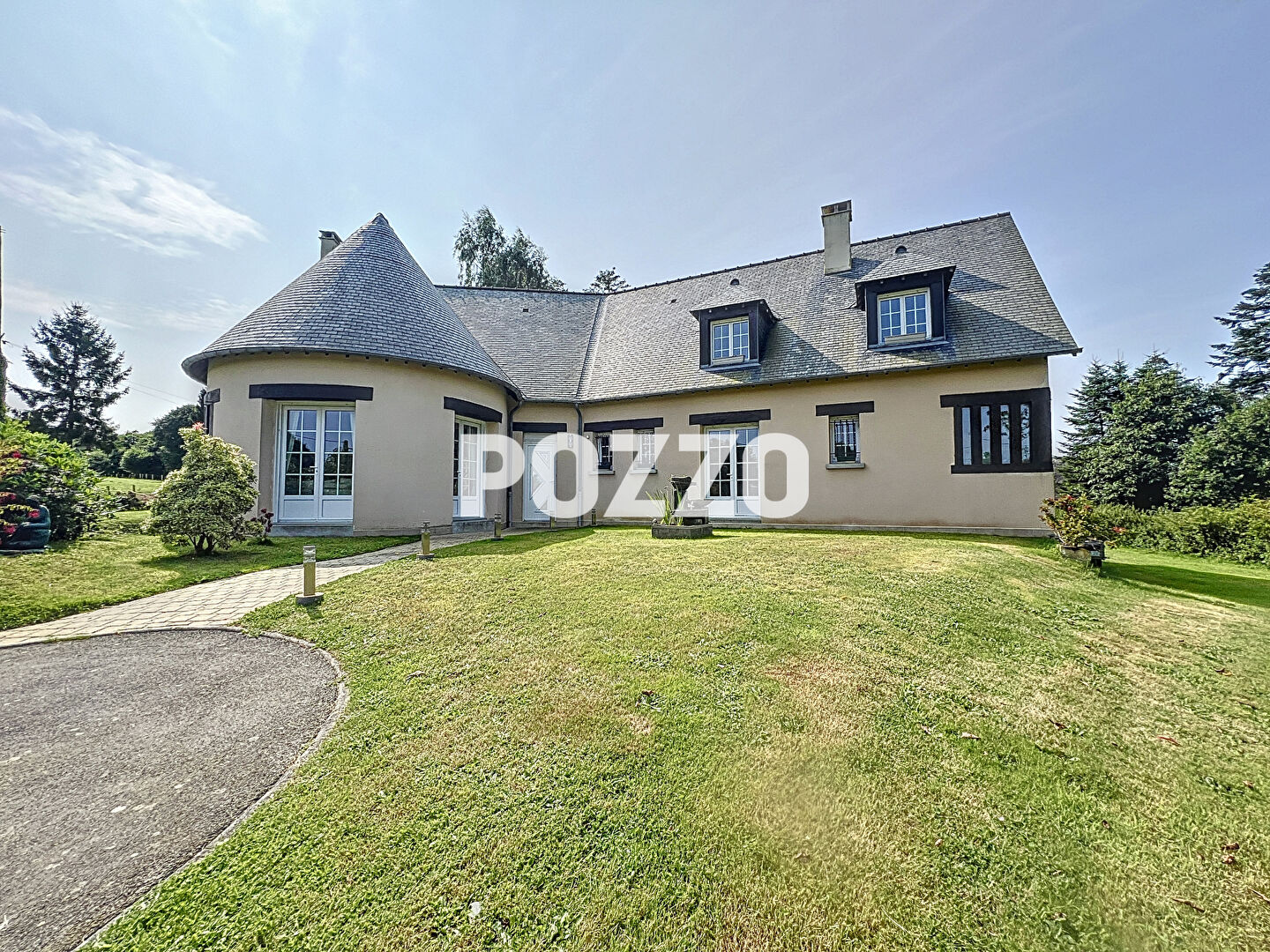 Agence immobilière de 
 Agence Pozzo-immobilier - Pozzo immobilier St Hilaire du Harcouët 
