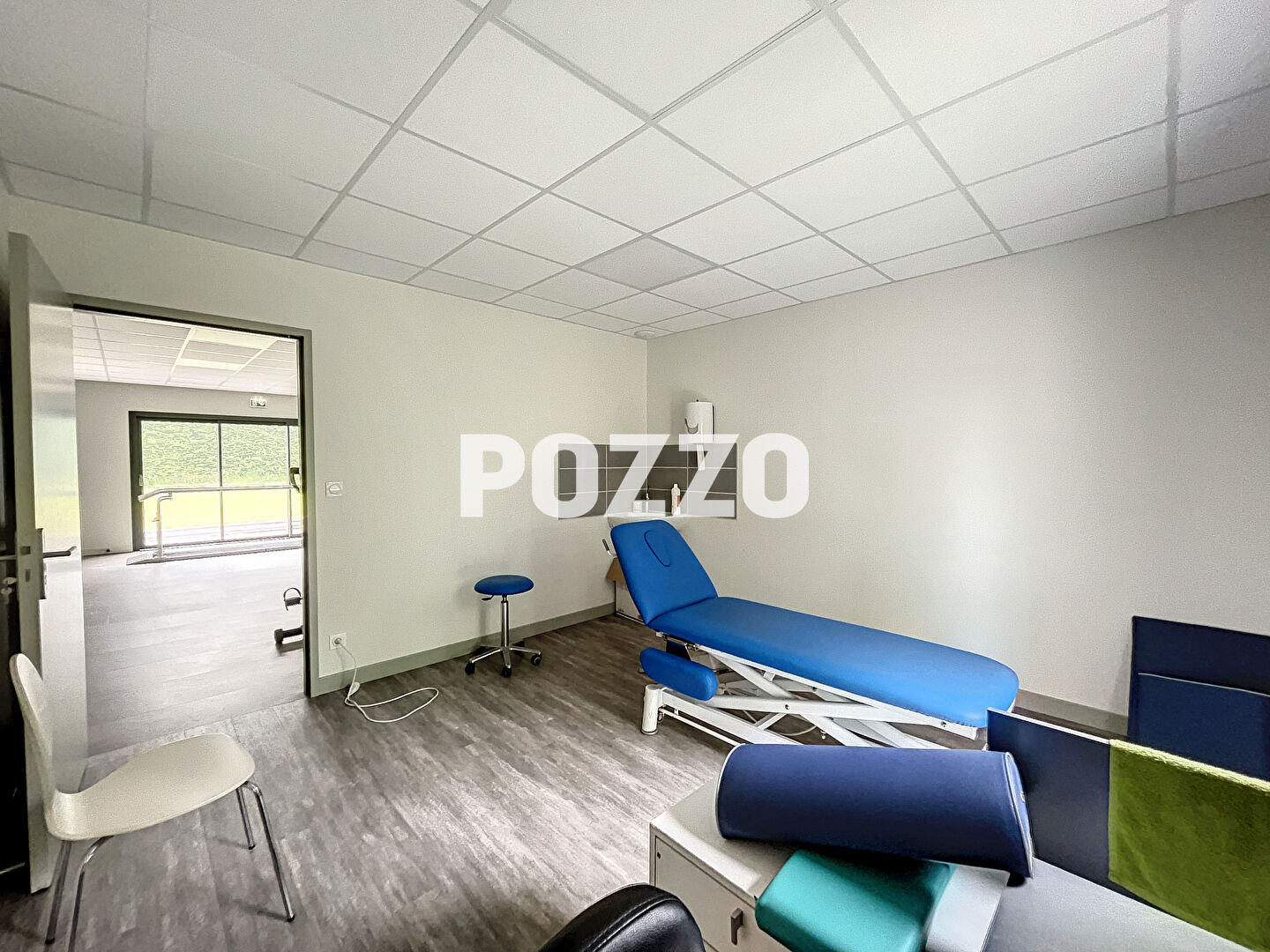 Photo À louer - bureaux de 80 m² à Fleury image 4/6