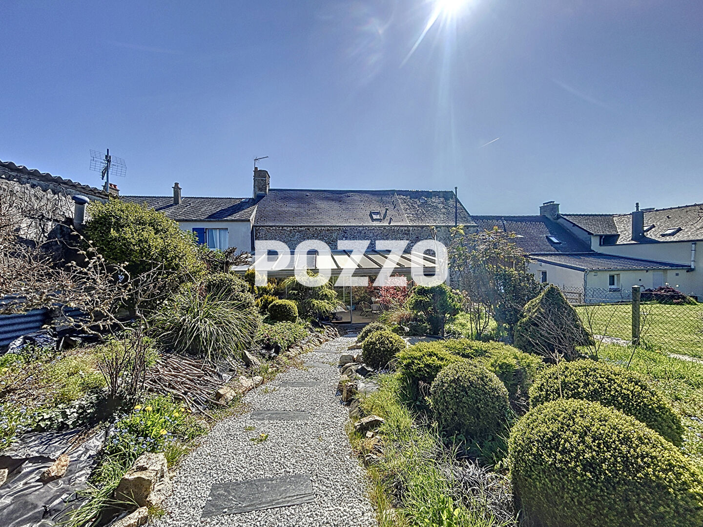 Agence immobilière de 
 Agence Pozzo-immobilier - Pozzo immobilier Barneville 
