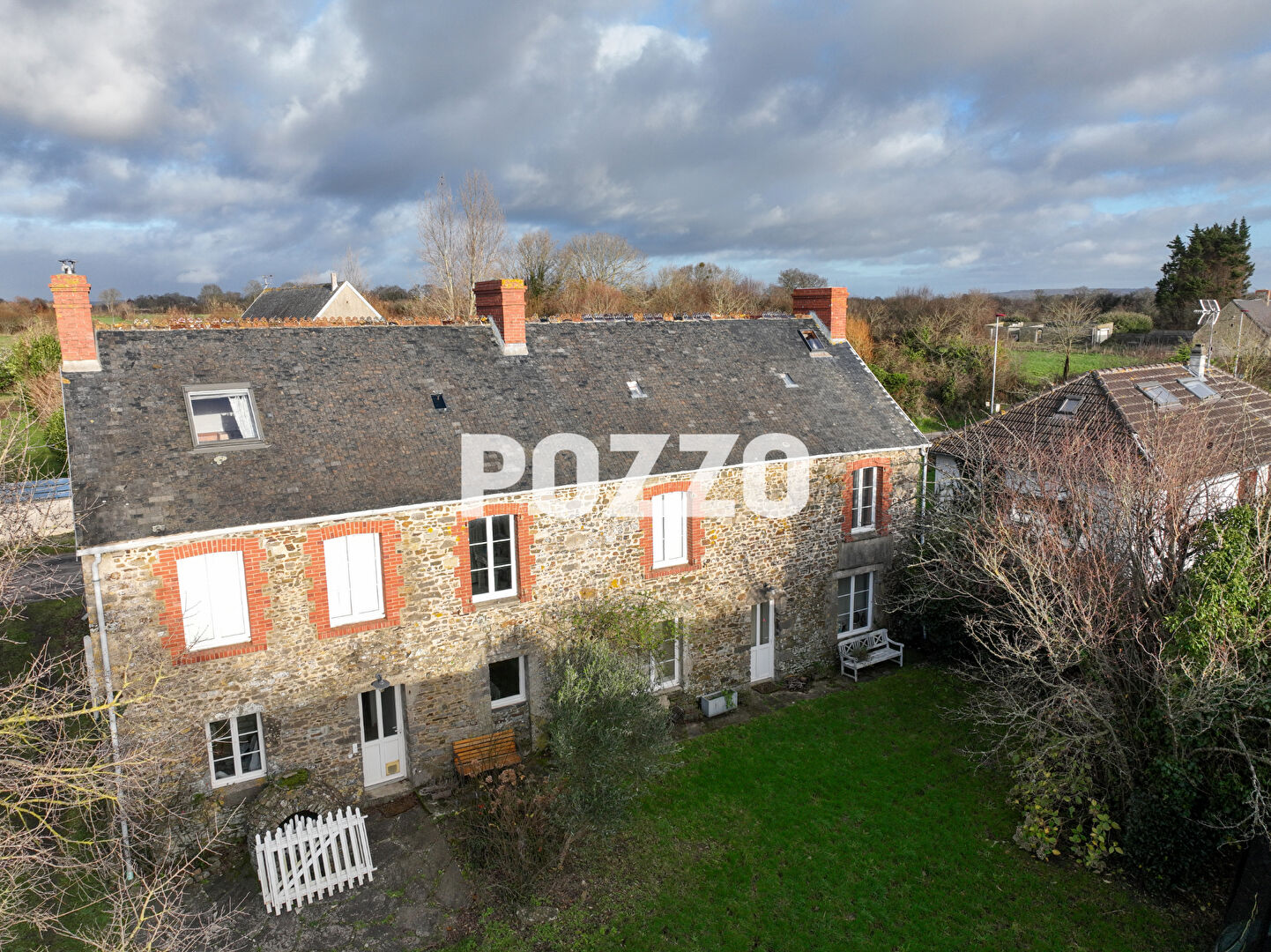 Agence immobilière de 
 Agence Pozzo-immobilier - Pozzo immobilier Barneville 
