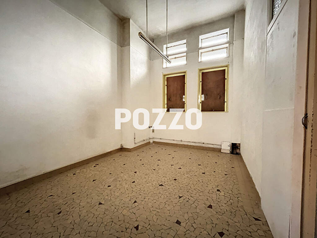 Photo A VENDRE LOCAL COMMERCIAL DE 100 M² A VIRE image 4/6