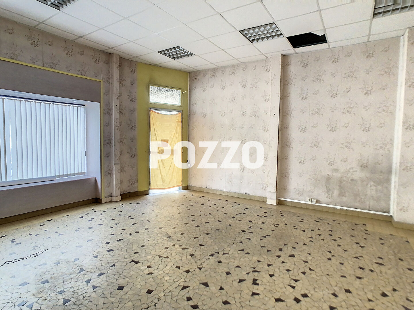 Photo A VENDRE LOCAL COMMERCIAL DE 100 M² A VIRE image 6/6