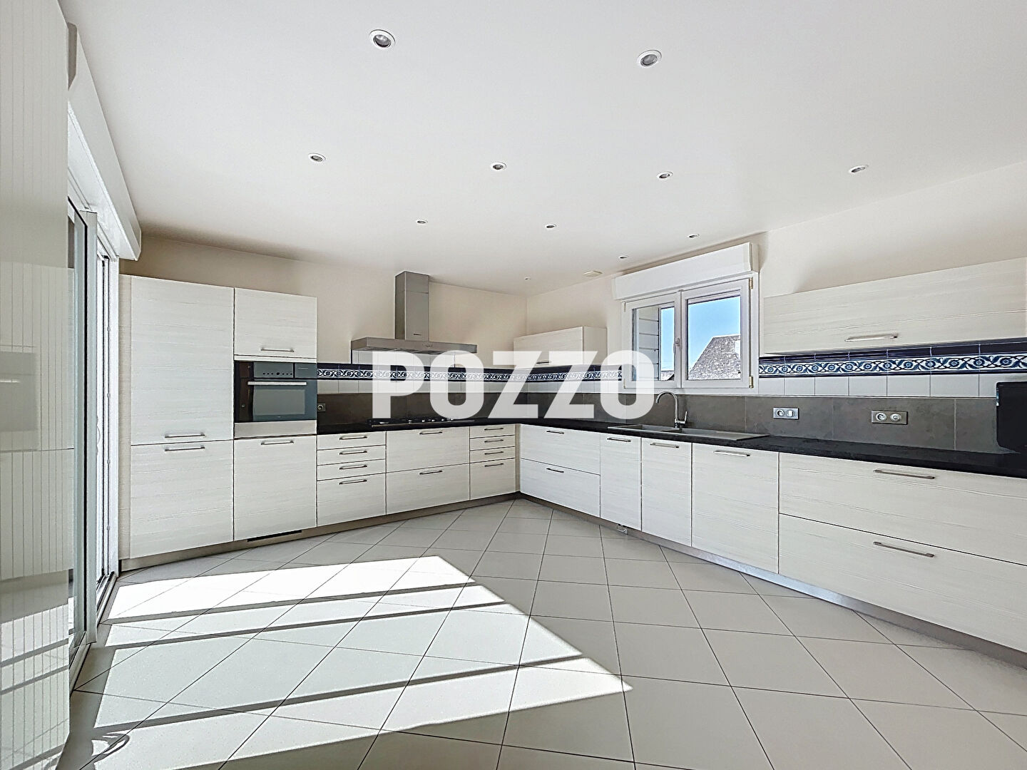 Photo A VENDRE MAISON DE 7 PIECES (174 m2) A VIRE-NORMANDIE (14) image 5/6