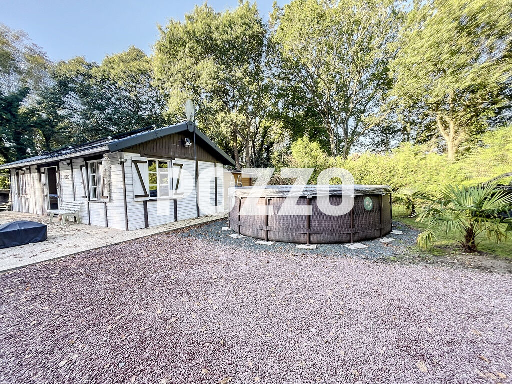 Pirou , 7 kms de la mer, Chalet à l'abri des regards et au calme dans les bois, 4200 m² environ de terrain