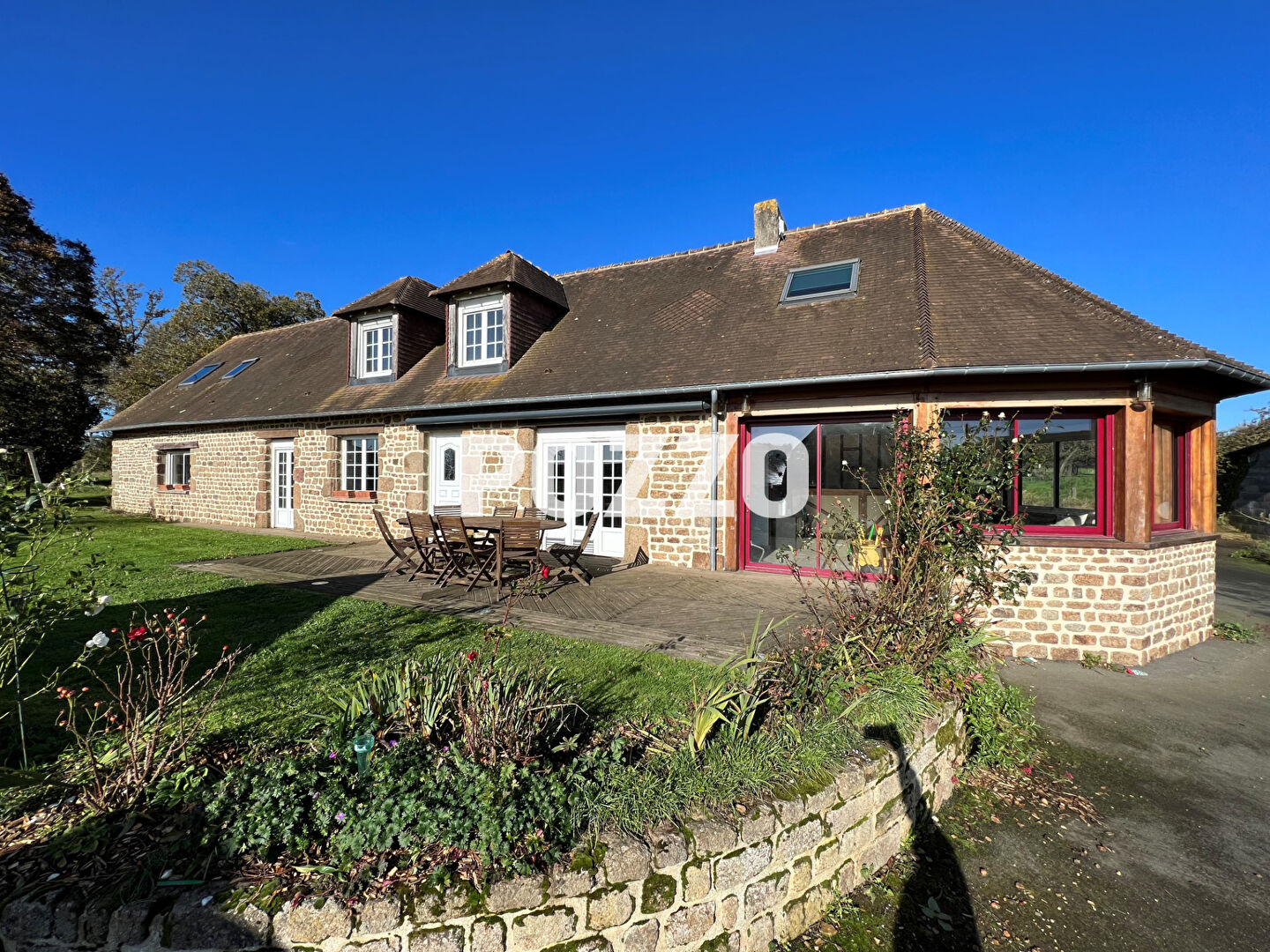Agence immobilière de 
 Agence Pozzo-immobilier - Pozzo immobilier St Hilaire du Harcouët 
