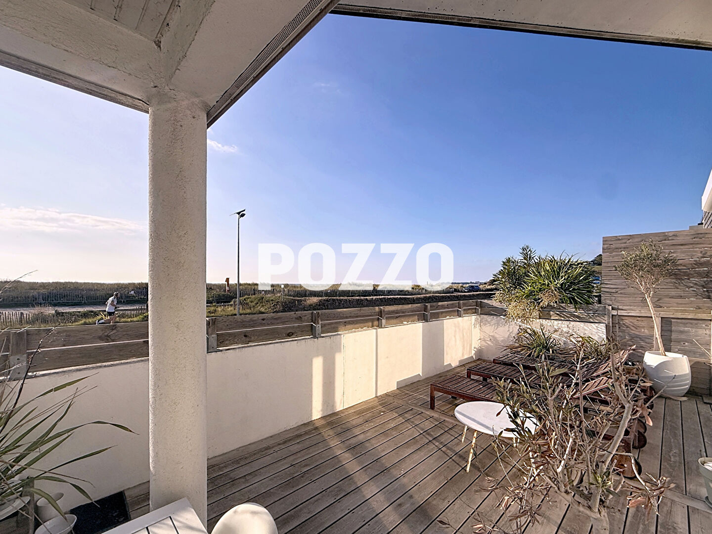 Photo SAINT PAIR SUR MER : appartement F4 (95 m²) à vendre petite vue de mer image 2/6