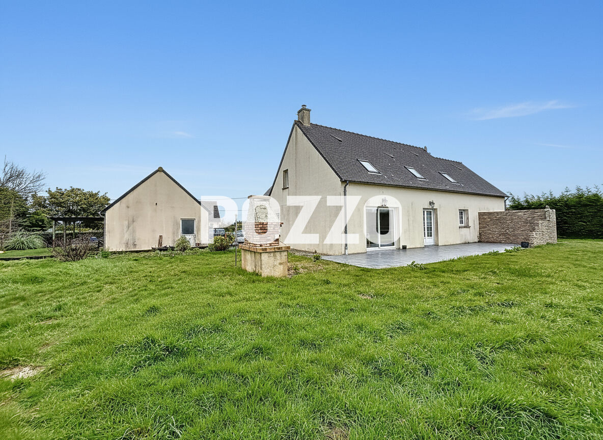 Photo VENTE d'une maison F6 (149 m²) à FIERVILLE LES MINES - vie de plain pied - 3 garages image 2/6