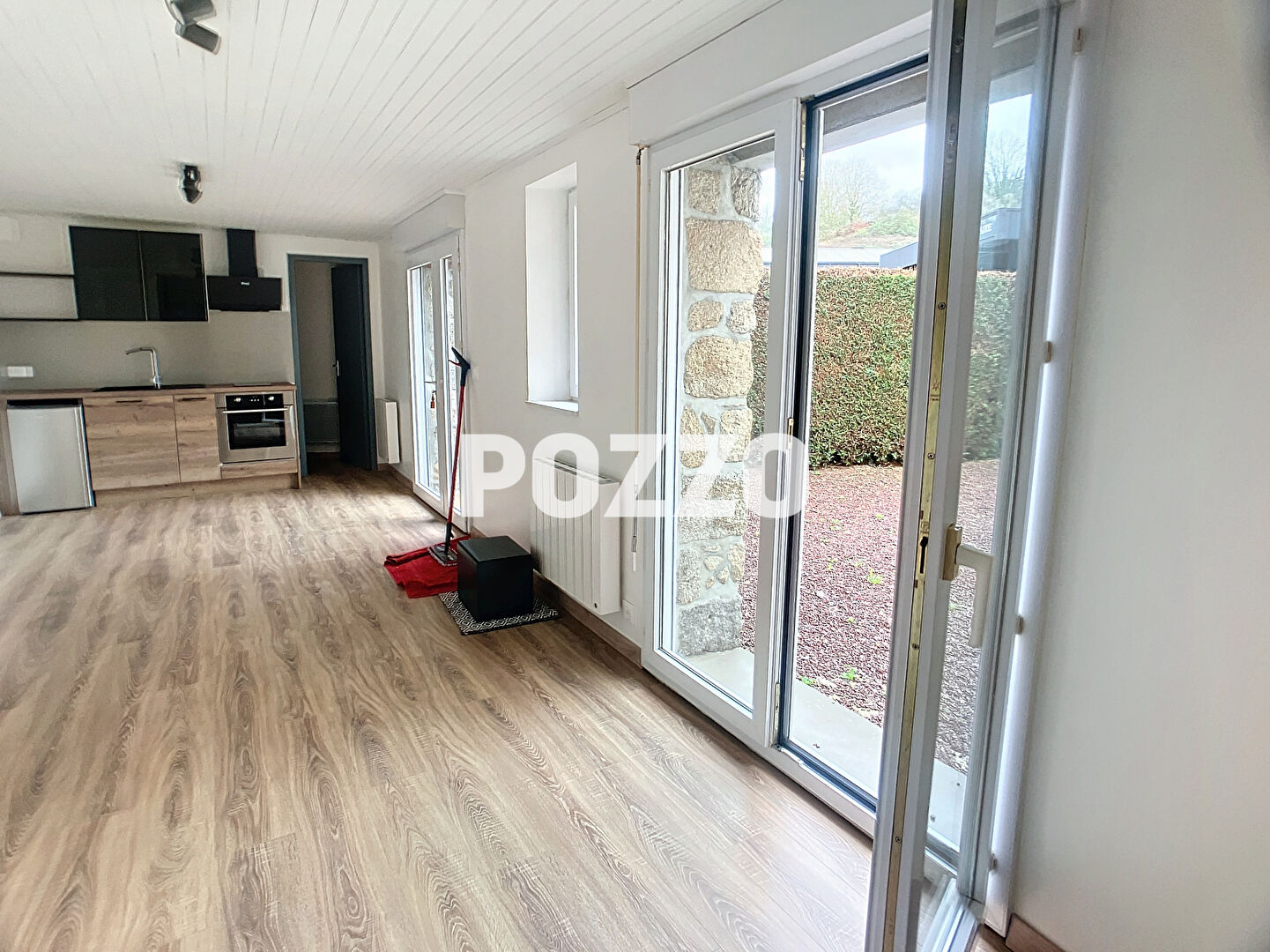 Photo Maison  Type F3 - 50.91 m² - cour parking image 2/6