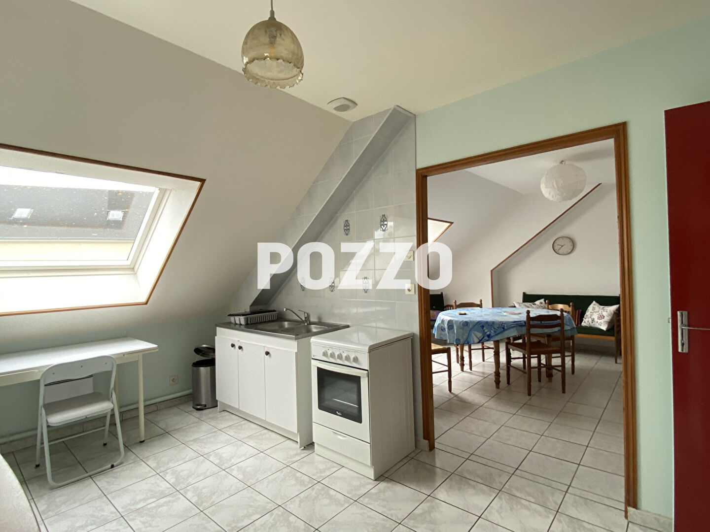 Photo APPARTEMENT A LOUER SUR SAINT VAAST MEUBLE DE TYPE F4 DE 106m² image 5/6