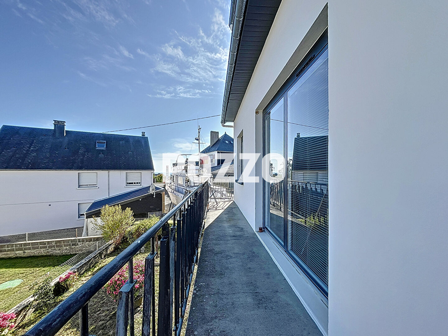 À vendre à Granville (50400) : Maison de 179m² , 8 pièces rénovée avec belles prestations