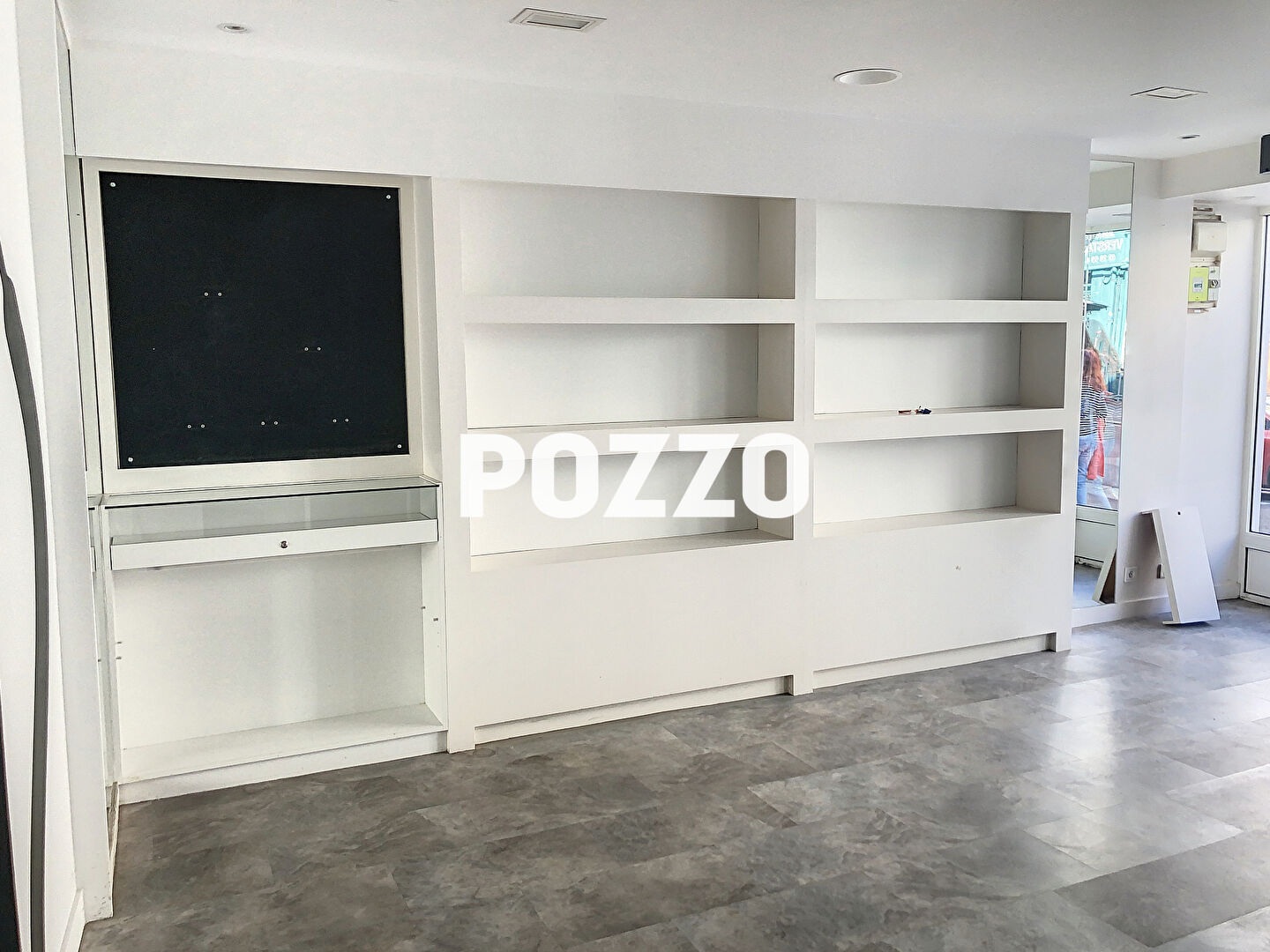 Photo Murs commerciaux en hyper centre de Granville, emplacement n°1, 44 m² . image 3/4