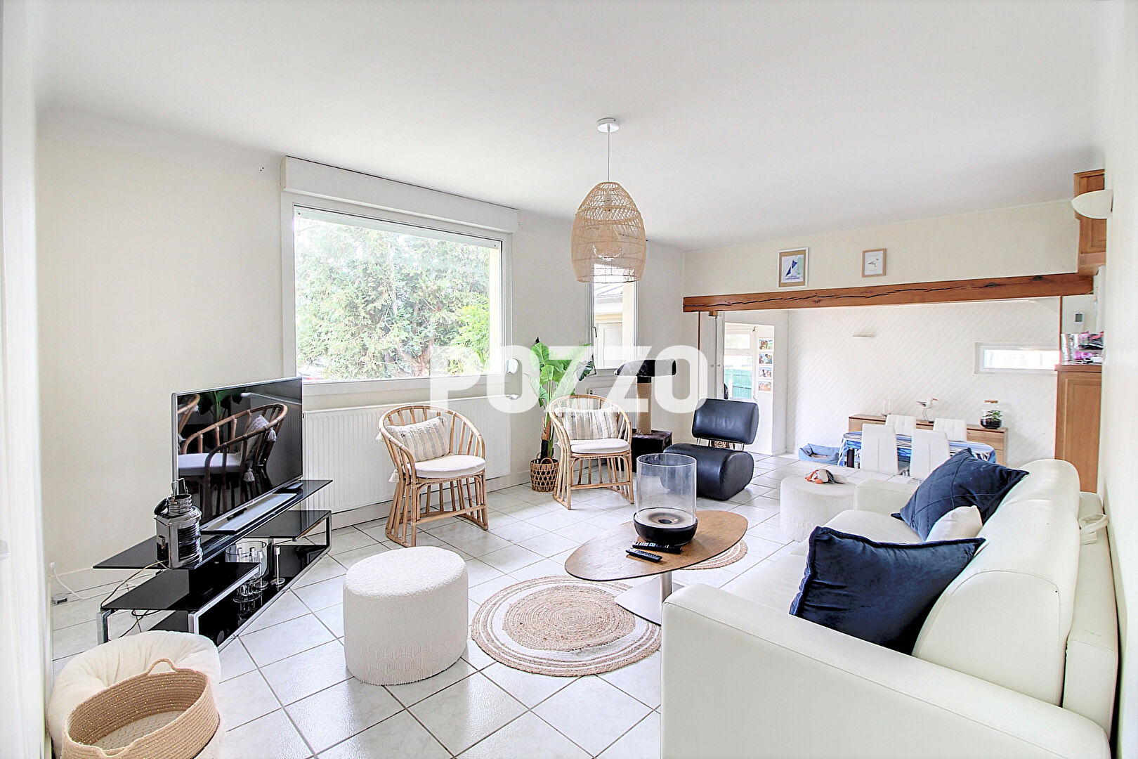 Photo Maison familiale à vendre à Bréville-sur-Mer. Un cadre de vie privilégié à deux pas de la mer image 3/6