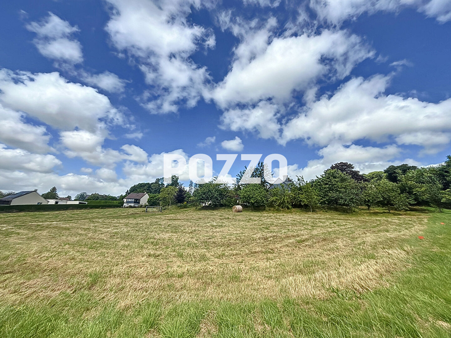 A VENDRE, TERRAIN CONSTRUCTIBLE PROCHE CENTRE VILLE DE VIRE NORMANDIE (14500)