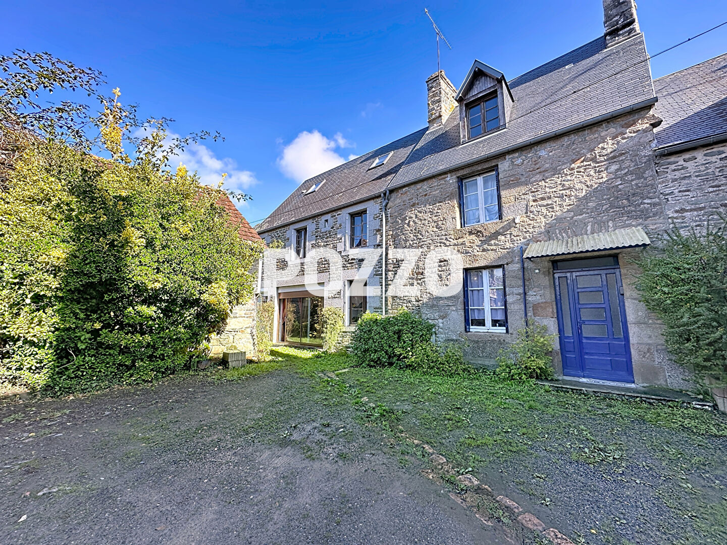 GENETS 2 KM MER, MAISON DE BOURG + GITE, 3 CHAMBRES, DEPENDANCE , ATELIER, JARDIN AU CALME