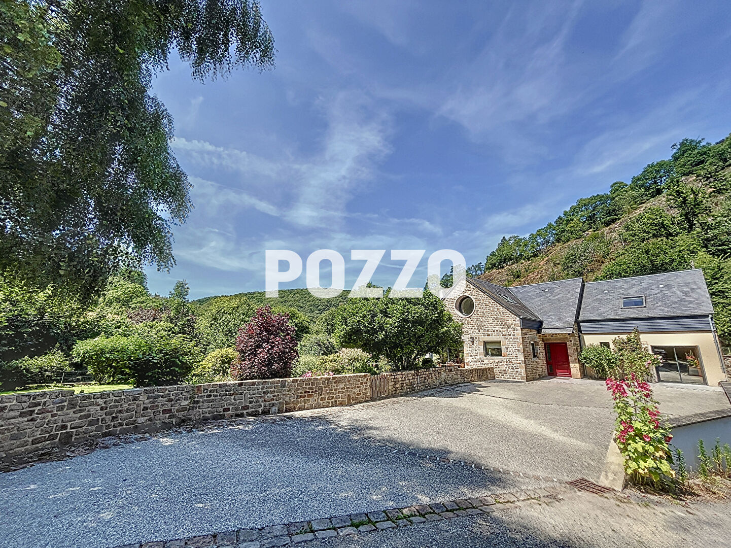 Photo A VENDRE MAISON DE 8 PIECES (285 m²) à VIRE NORMANDIE (14) image 4/6