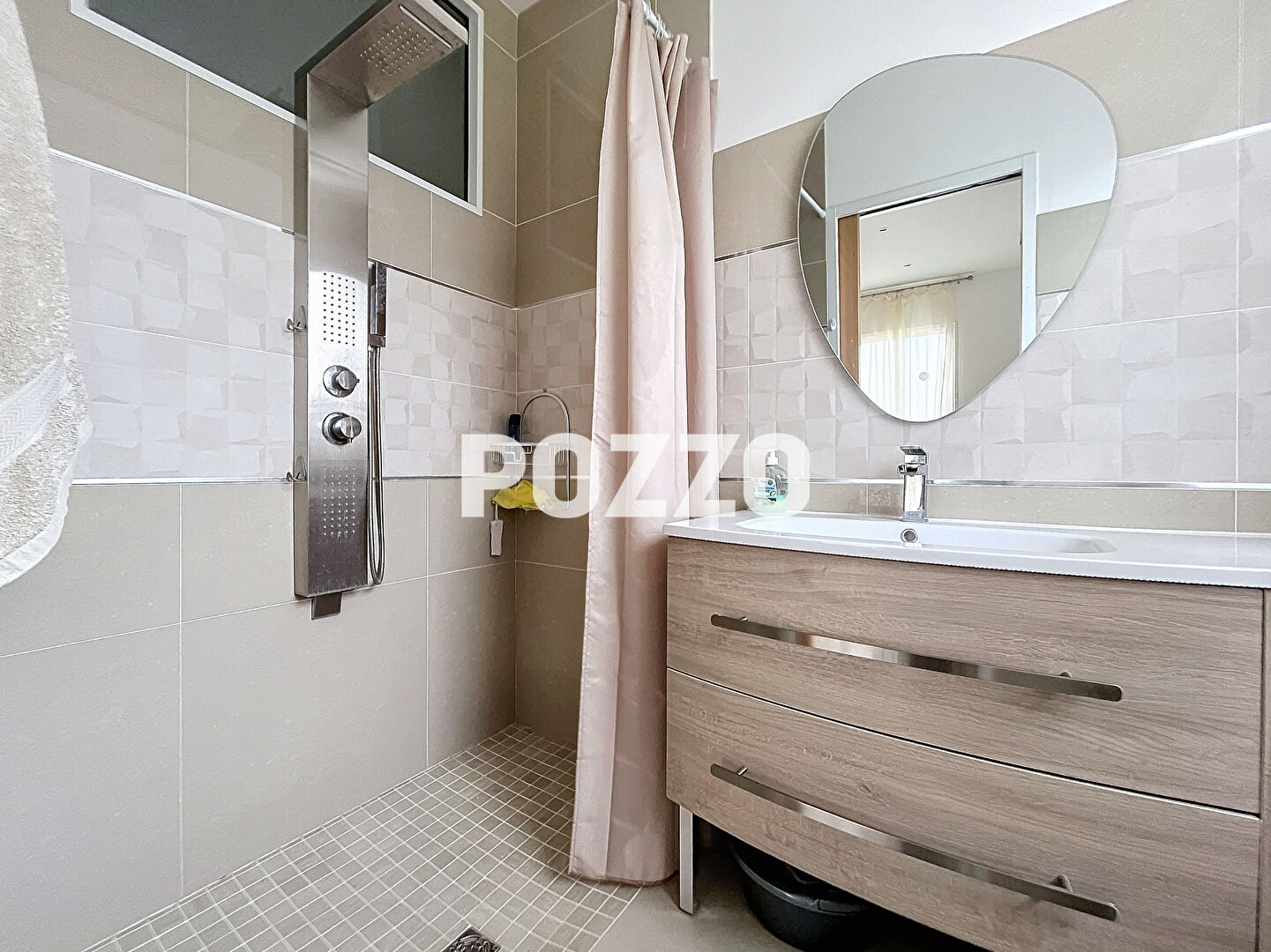 Photo Maison La Barre De Semilly 6 pièce(s) 260 m2 image 5/6