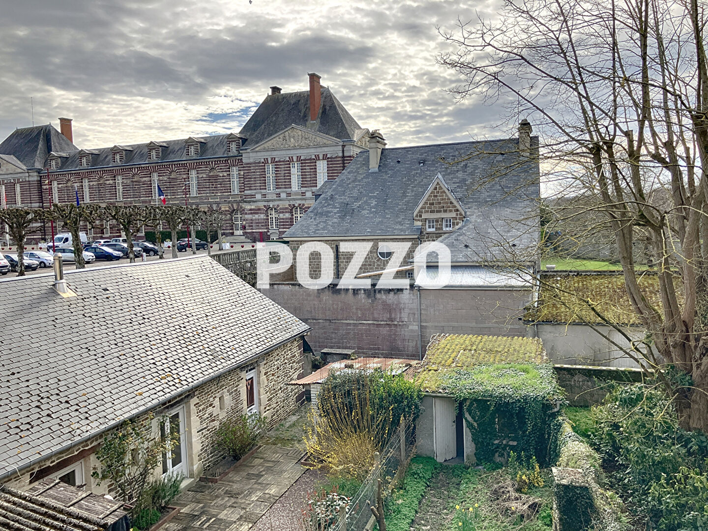 Photo A VENDRE. TORIGNI CENTRE . A RENOVER MAISON AVEC JARDIN. image 3/6