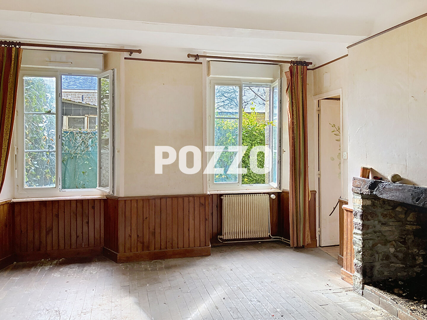 Photo A VENDRE. TORIGNI CENTRE . A RENOVER MAISON AVEC JARDIN. image 4/6