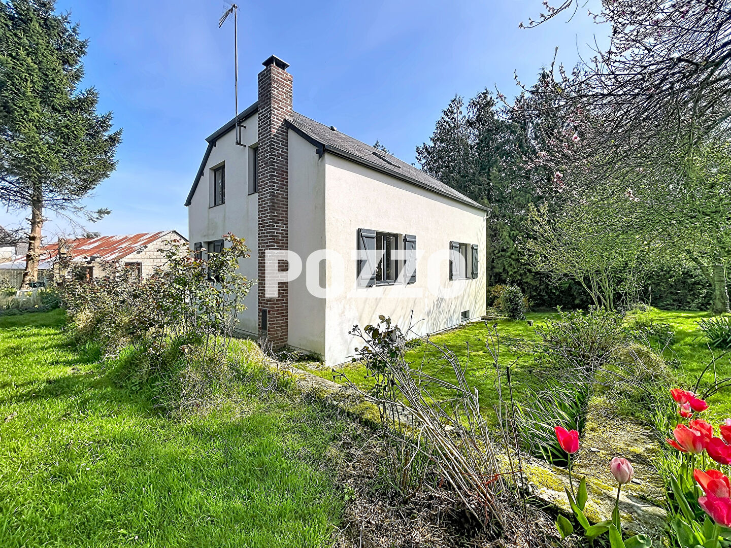 Agence immobilière de 
 Agence Pozzo-immobilier - Pozzo immobilier St Hilaire du Harcouët 

