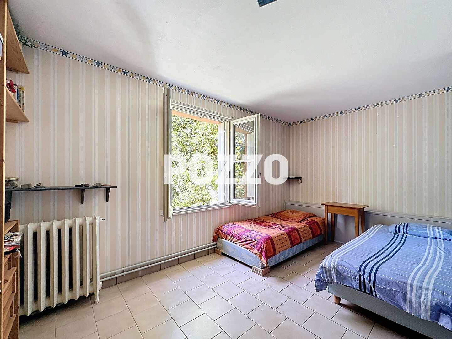 Photo Villa 200 m plage, 10 pièces, 6 chambres de  263 m2, jardin de 1600 m2, garage fermé, pergola, jacuzzi image 6/6