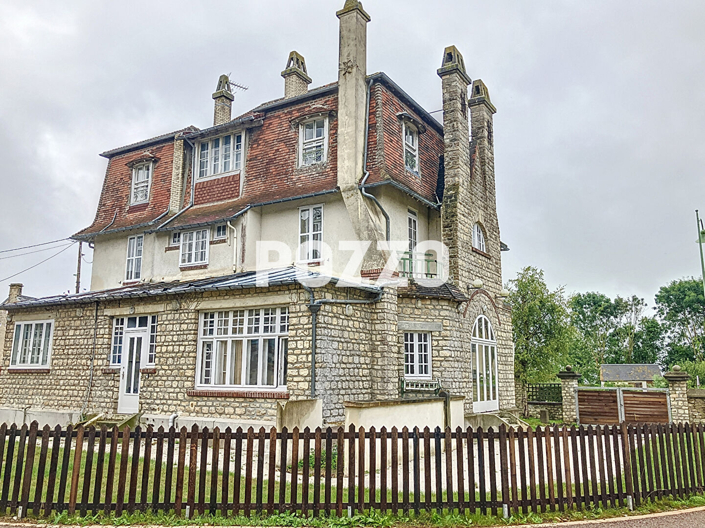 Photo A vendre grande maison située à Grandcamp Maisy composée de 14 pièces principales image 3/6