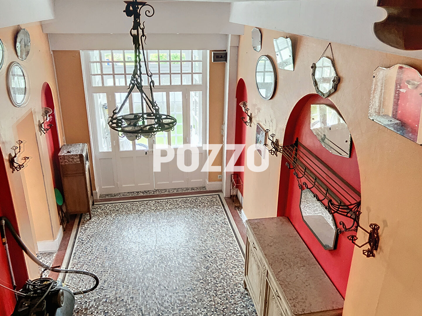 Photo A vendre grande maison située à Grandcamp Maisy composée de 14 pièces principales image 4/6