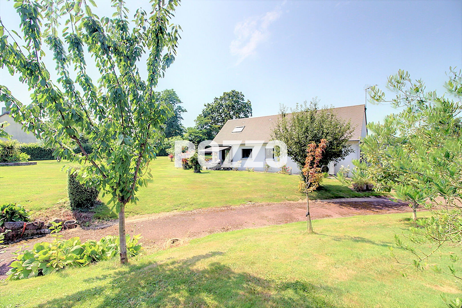 Photo Maison moderne à vendre à Cérences - 5 chambres, 202 m² sur 11 114 m² de terrain image 4/6