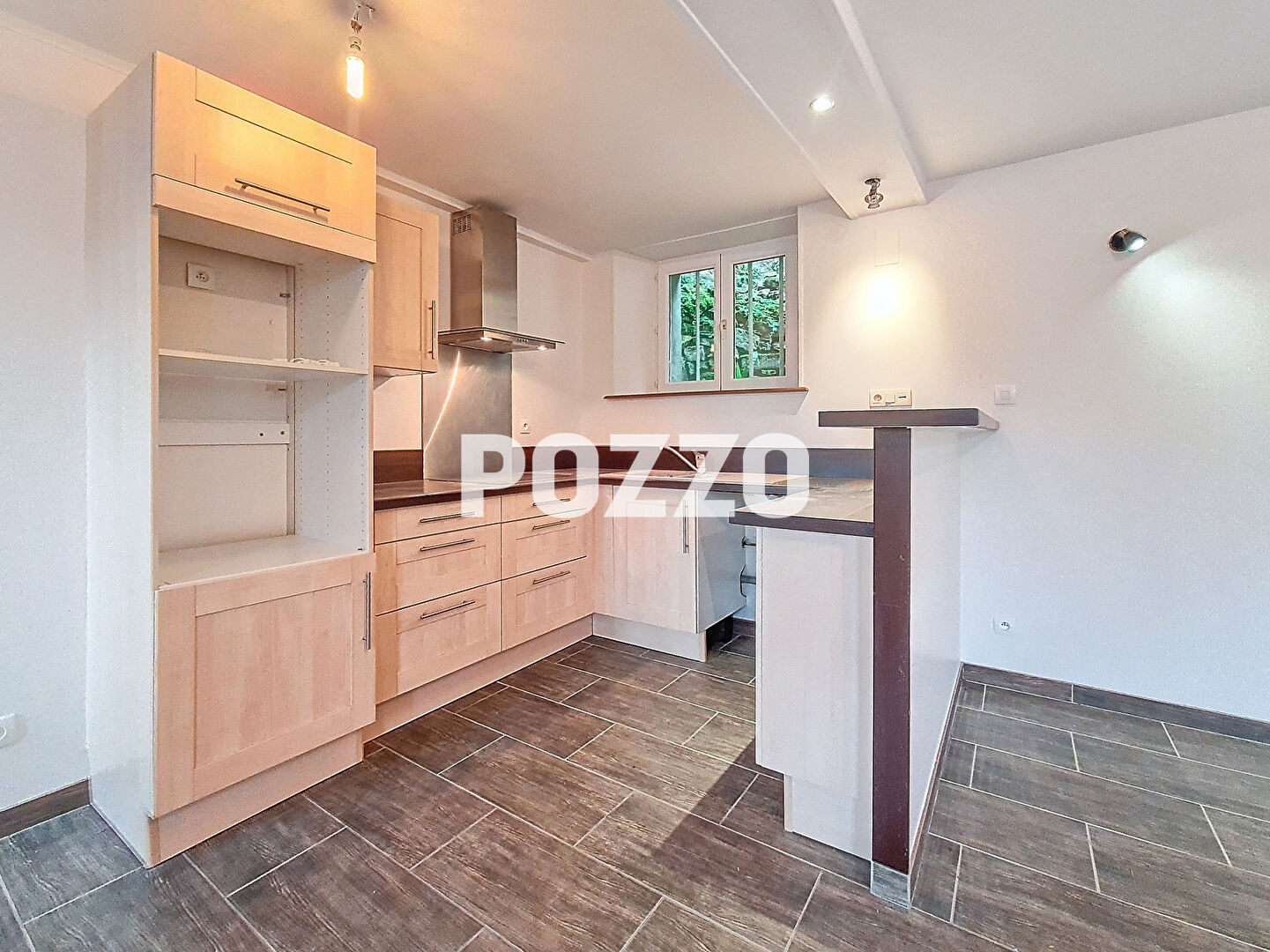 Maison -proximité commodités centre-ville de Coutances - vue dégagée sur le bocage