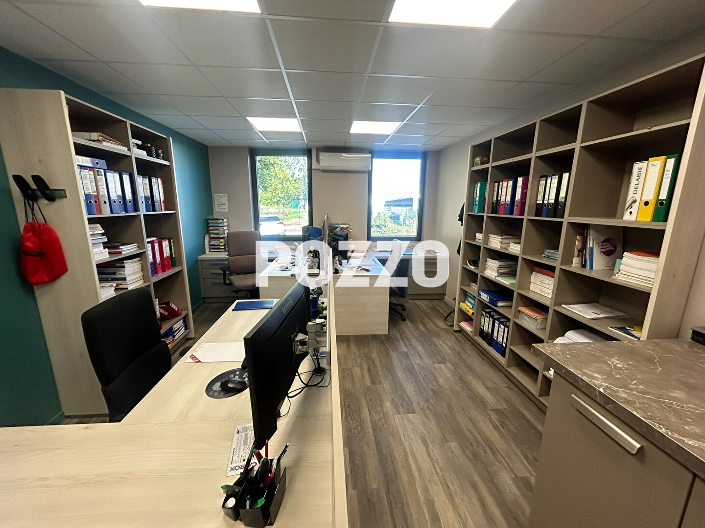 Photo Bâtiment à vendre  417 300 HT net vendeur construit en 2019 d'environ 370 m², prix TVA inclus. image 1/6