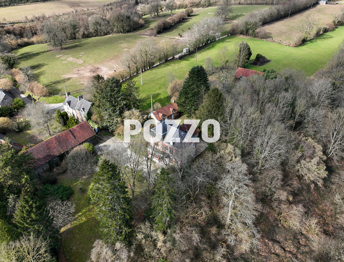 Photo Maison à vendre à La Rochelle Normande - 10 pièces, 4 chambres image 3/6