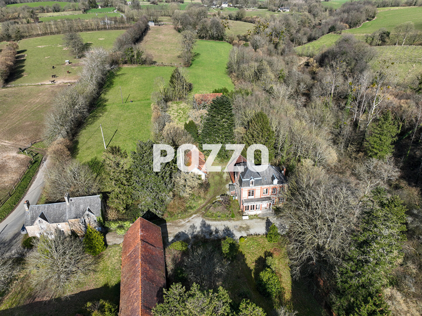 Photo Maison à vendre à La Rochelle Normande - 10 pièces, 4 chambres image 4/6