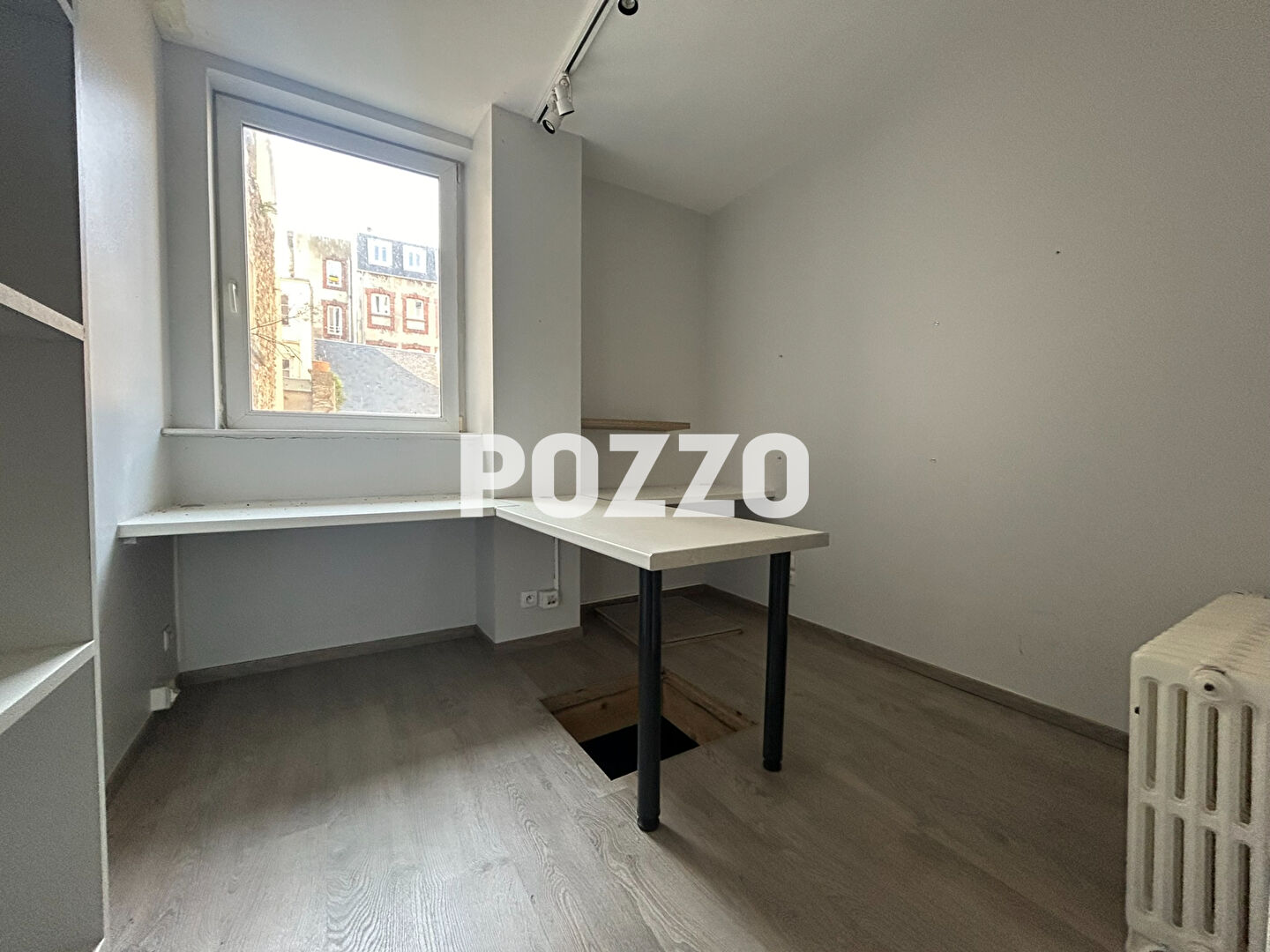 Photo Murs commerciaux vident 160 m² emplacement n°1 Granville. image 5/6
