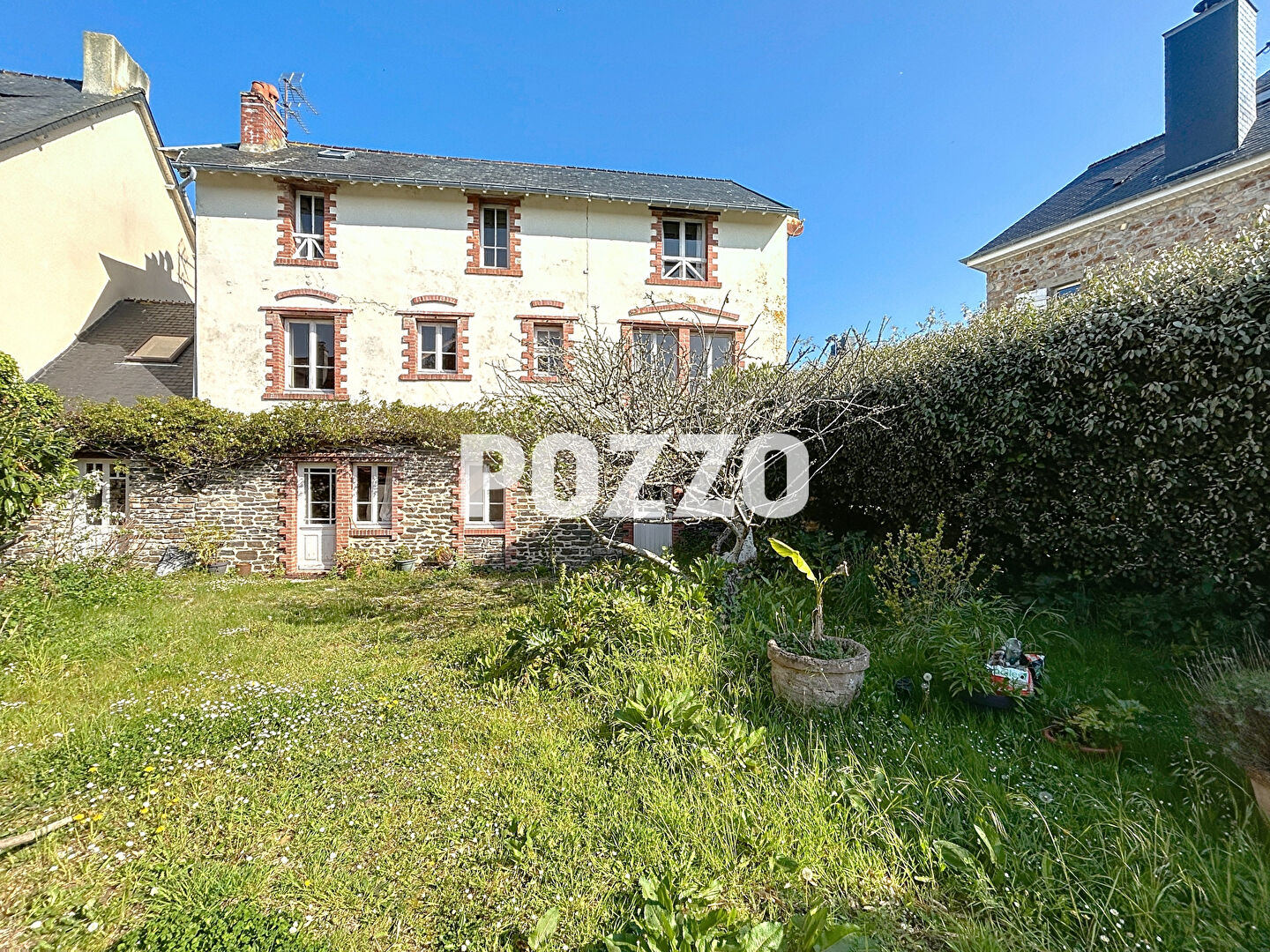 Agence immobilière de 
 Agence Pozzo-immobilier - Pozzo immobilier Barneville 
