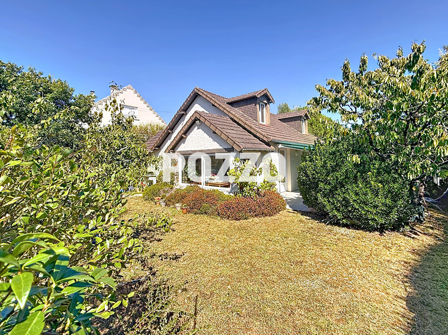 Charmante maison à vendre à Jullouville, à quelques pas de la plage dans un cadre calme et agréable