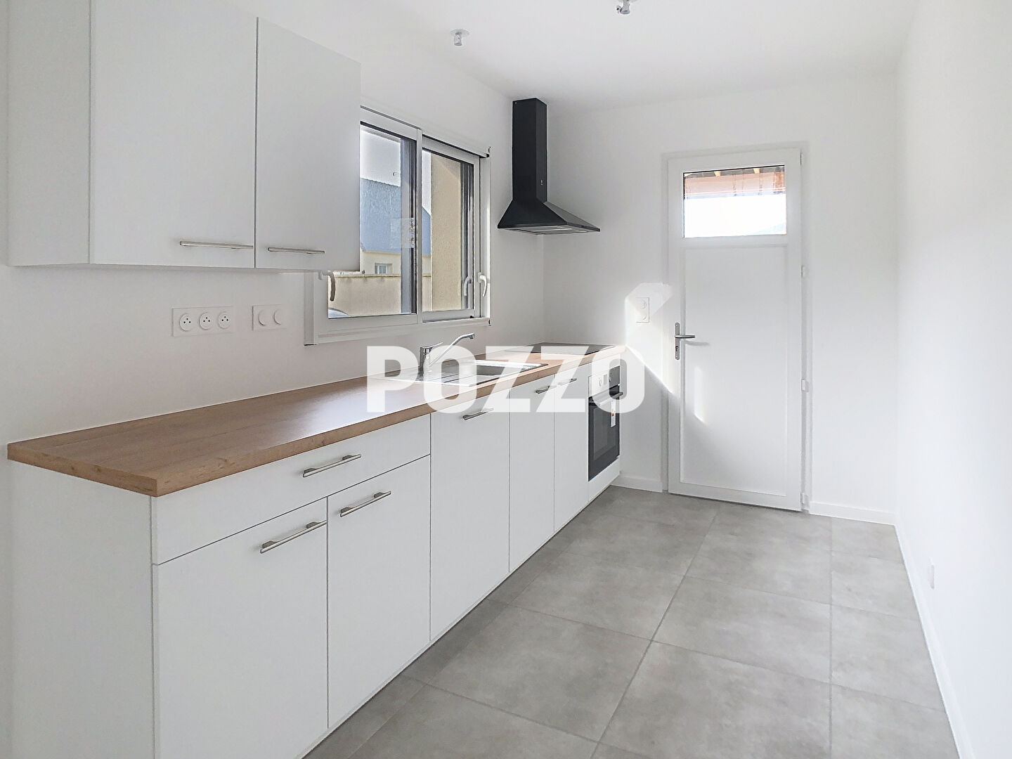 A LOUER - Maison meublée Dol De Bretagne 3 pièce(s) 69.79 m2 - plain pied - jardin