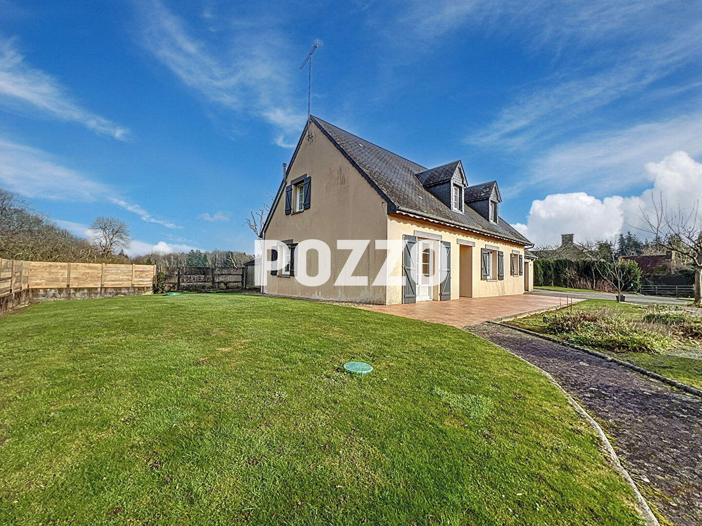 Agence immobilière de 
 Agence Pozzo-immobilier - Pozzo immobilier St Hilaire du Harcouët 
